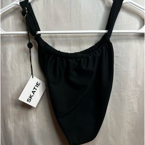 NWT Skatie Bobbi Bottom Thick Band (L) - Black - Adjustable,  Cheeky & Chic!